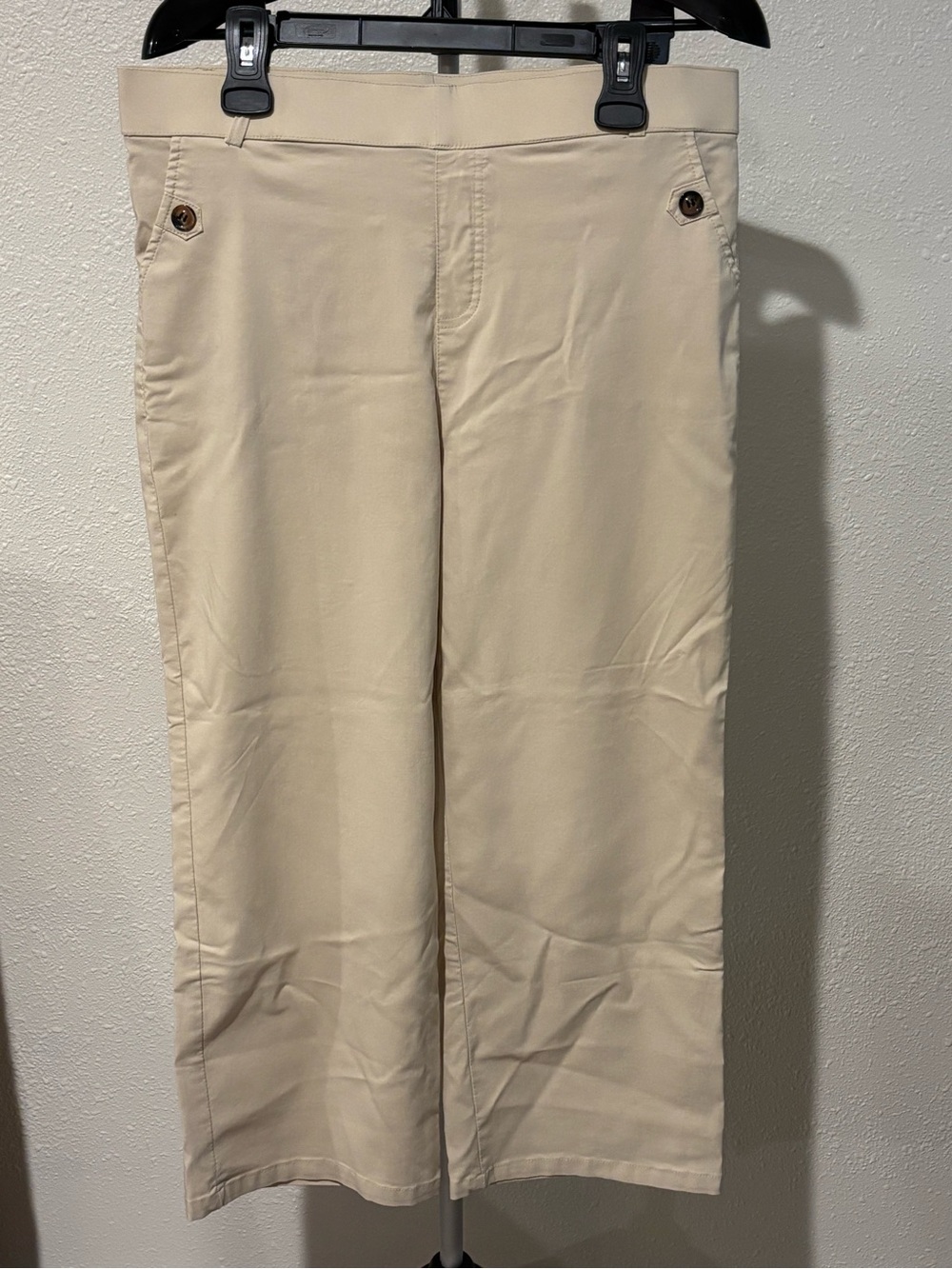 Jones New York Women's Cropped Chino Pants in Beige
